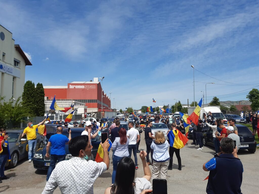 Protest senzațional la Sebeș împotriva tăierilor ilegale. Presa cumpărată cu 40 de milioane de euro a lipsit – CURIERUL ROMÂNESC