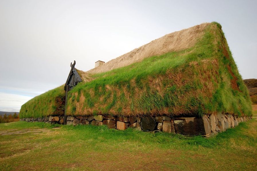 Islanda, primii vikingi, case extrem de lungi și o istorie ce ar putea fi rescrisă