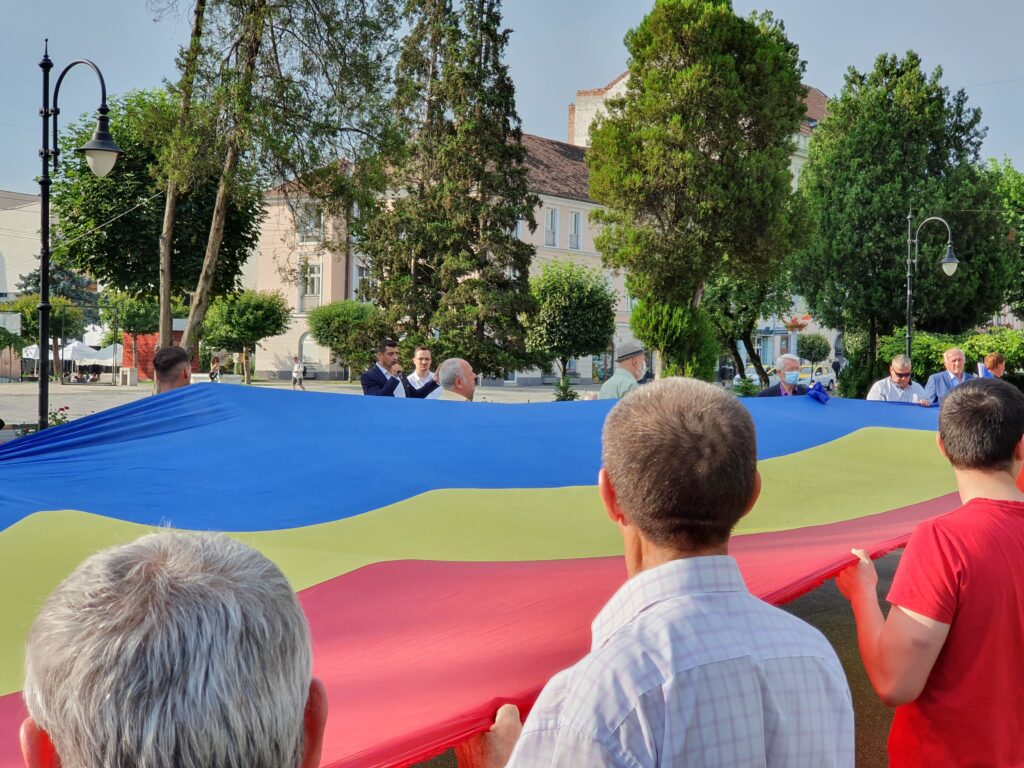 Tricolor impresionant la Târgu Mureș. Avram Iancu privea cu mândrie – CURIERUL ROMÂNESC