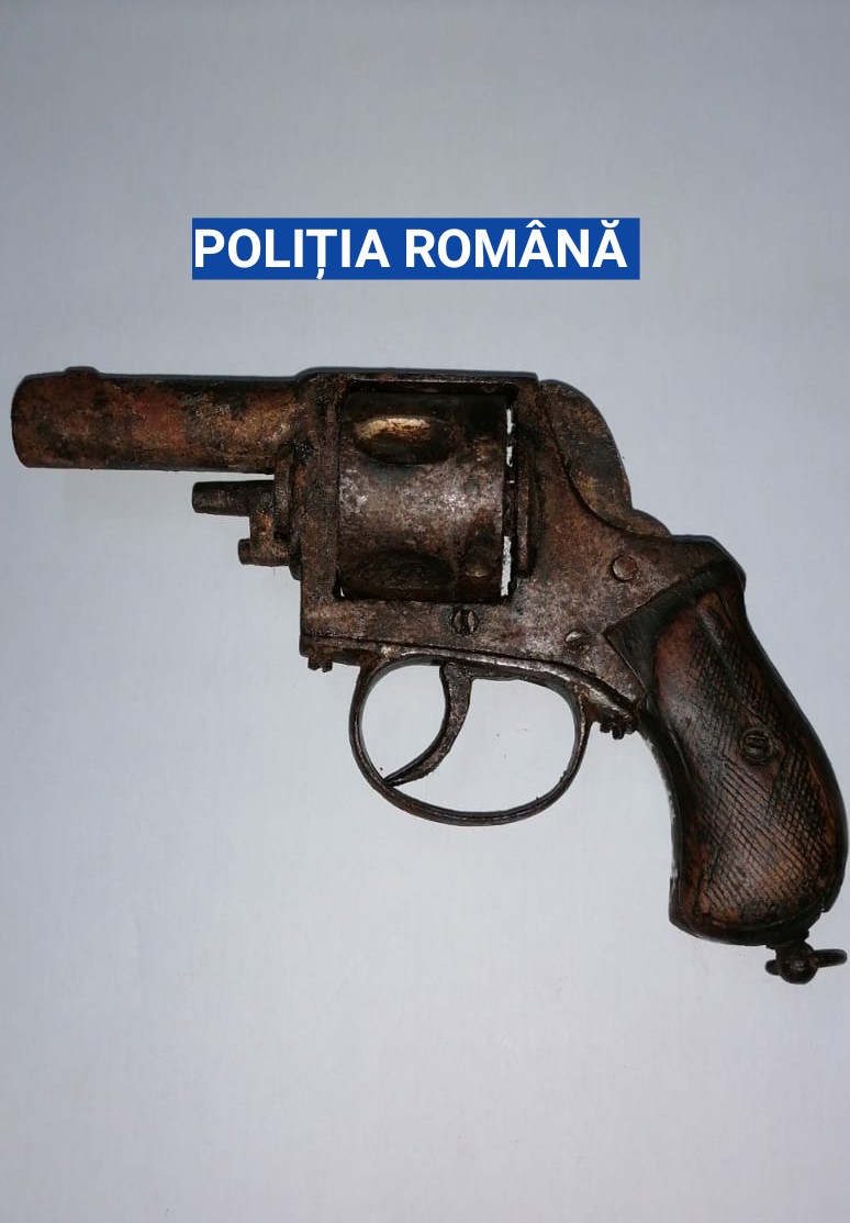 Olt: Polițiștii au confiscat un pistol, descoperit la vânzare pe internet – GDS