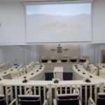 Consilierii focșăneni se întâlnesc azi în ședință | Cum arată sala de ședințe a Primăriei Focșani după reabilitare. VIDEO | Jurnal de Vrancea – Stiri din Vrancea si Focsani