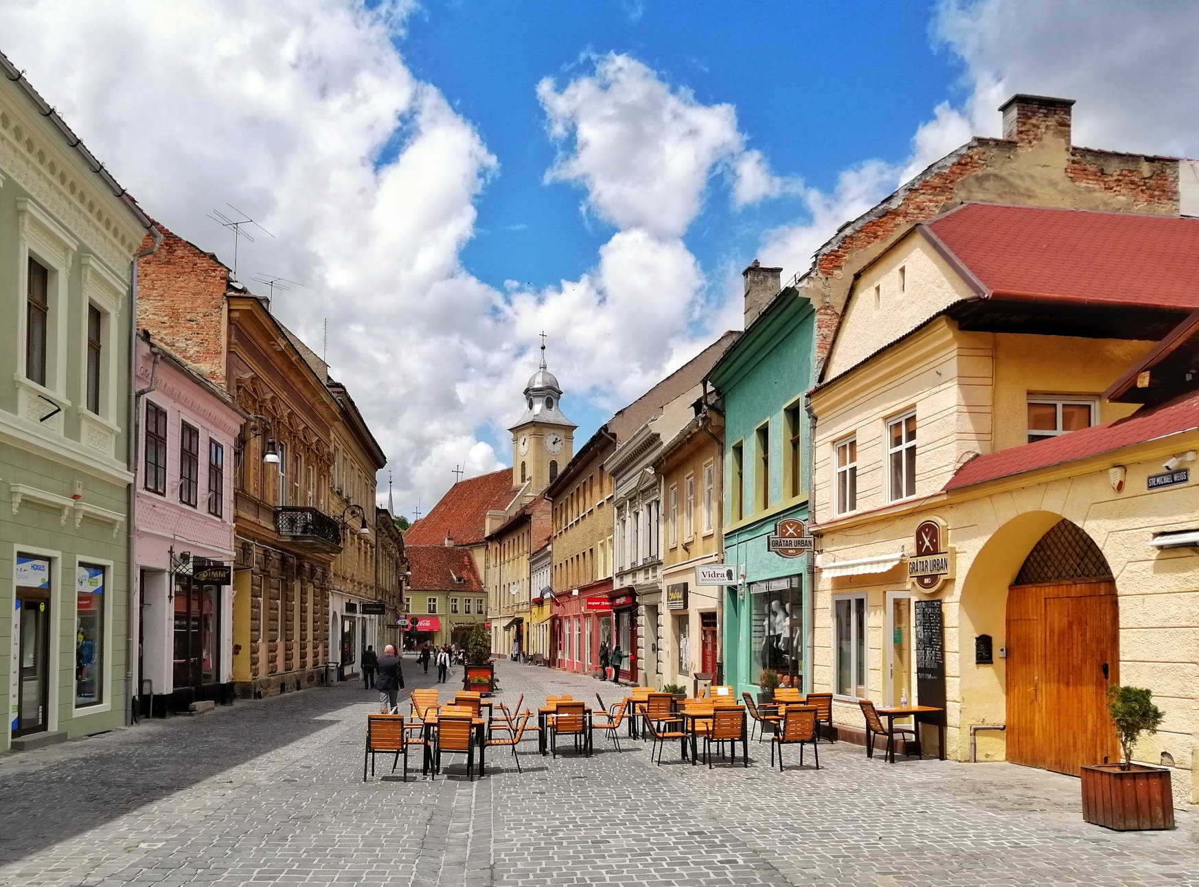 Recomandările Zile și Nopți: Ce terase te așteaptă în centrul Brașovului și nu numai – Biz Brasov