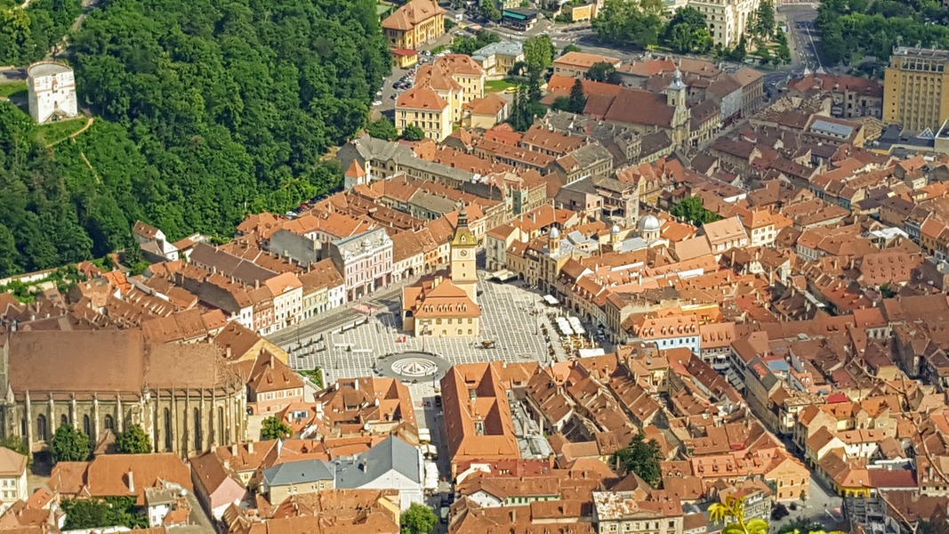 Cum era viața în Brașovul de acum câteva sute de ani – De la ciumă, foc și execuții, până la cărți valoroase și mirodenii aduse din depărtări
