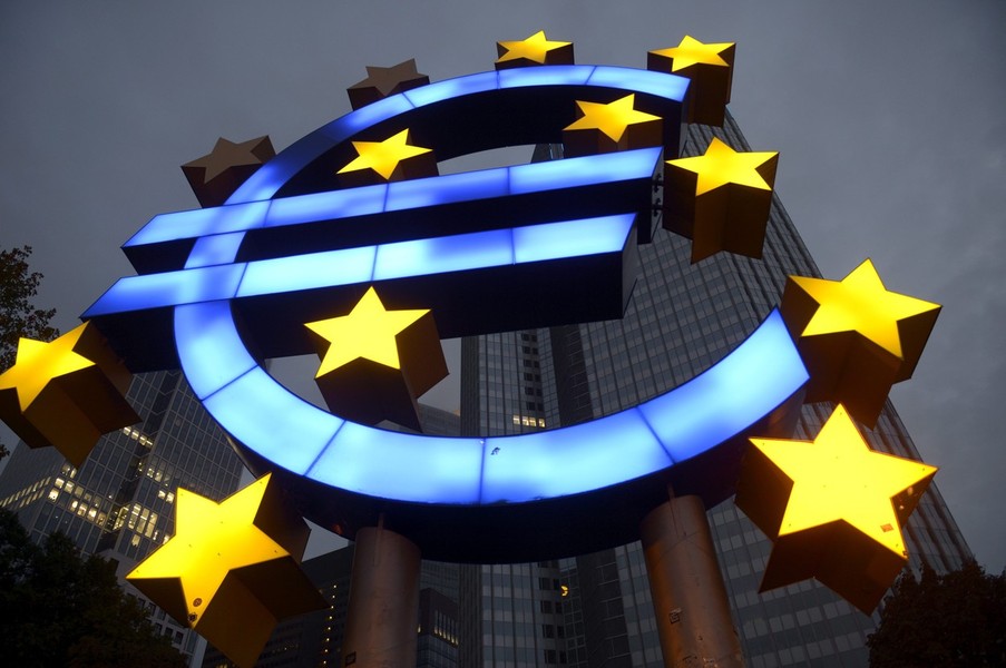 Comisia Europeană estimează o recesiune mai adâncă și o revenire mai lentă pentru Zona Euro decât prognozase anterior