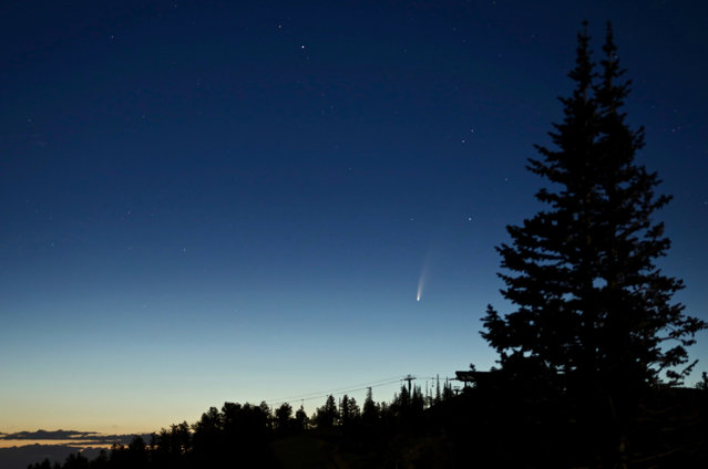 Cometa Neowise poate fi văzută cu ochiul liber pe cerul României. Unde trebuie să ne uităm pentru a o vedea zilele acestea