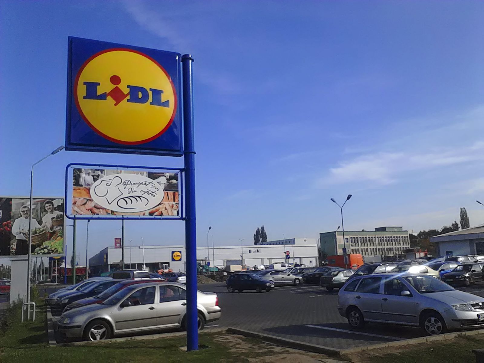 20 de magazine din Brașov ale marilor retaileri Lidl, Penny, Kaufland și Carrefour, dar și Unirea Shopping Center, ar putea fi închise pentru că nu respectă autorizațiile de funcționare – Biz Brasov