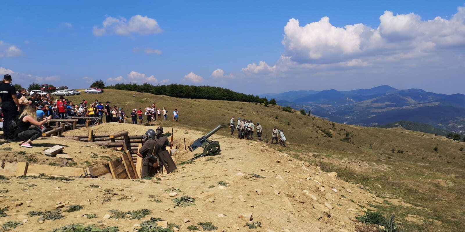 Eroii care si-au dat sacrificiul suprem in 1917 au fost comemorati pe dealul Cosna