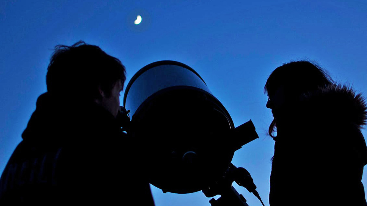 Fenomenul spectaculos din weekend: Saturn, Jupiter și Luna vor fi vizibile pe cer