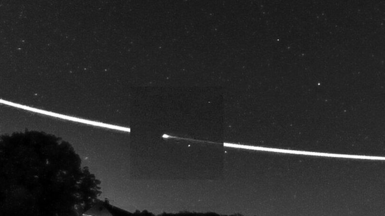 VIDEO Ceva ce nu vezi în fiecare zi: meteoritul care s-a “blocat” în atmosfera Pământului