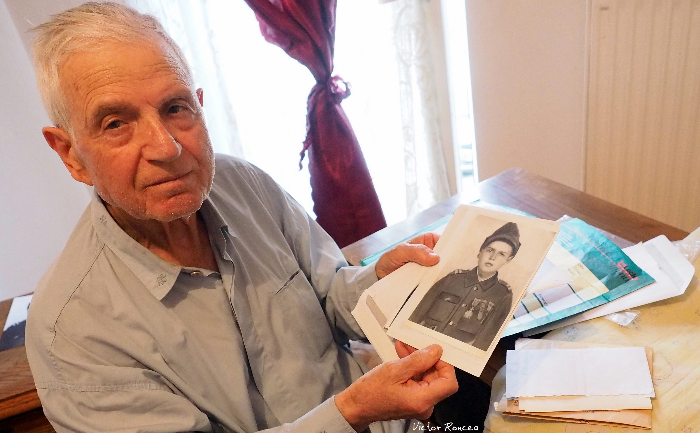 Acum 76 de ani elibera România de ocupanții ungro-germani. Azi este aruncat într-o locuință socială. Caporalul la 9 ani – prea mare pentru un stat atât de mic. Premierul maghiar și Președintele german nu au catadicsit să-i răspundă Memoriilor