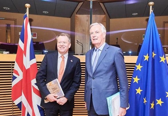 Discuţiile post-Brexit dintre negociatorul UE şi omologul său britanic, suspendate din cauza unui caz de COVID-19