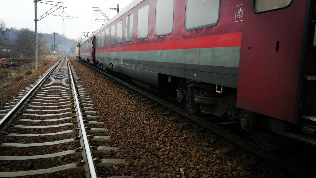 Defecțiune la un tren de marfă în Mehedinți. Au fost blocate două trenuri de călători – GAZETA de SUD