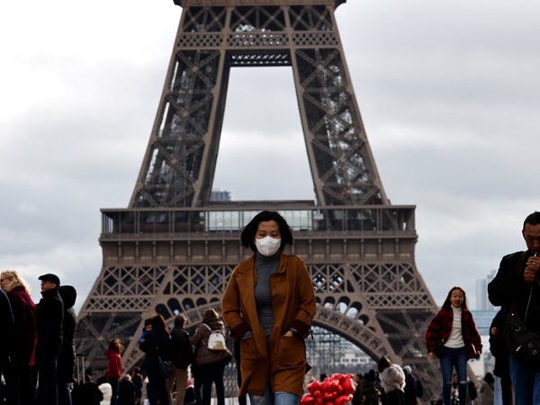 Franța, lovită puternic de pandemie, va începe să ridice restricțiile