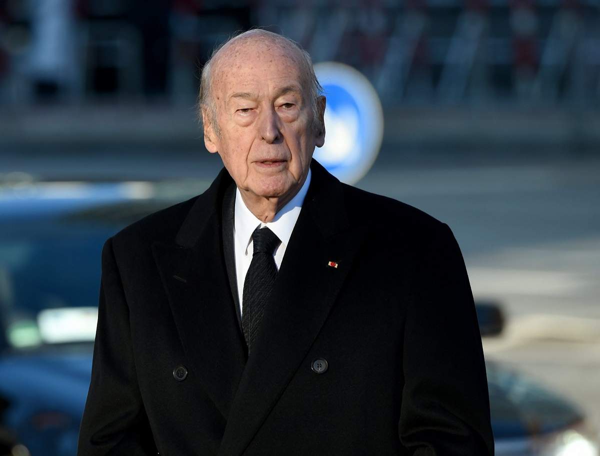 Valéry Giscard d’Estaing, fostul președinte al Franței, a murit răpus de Covid. Avea 94 de ani