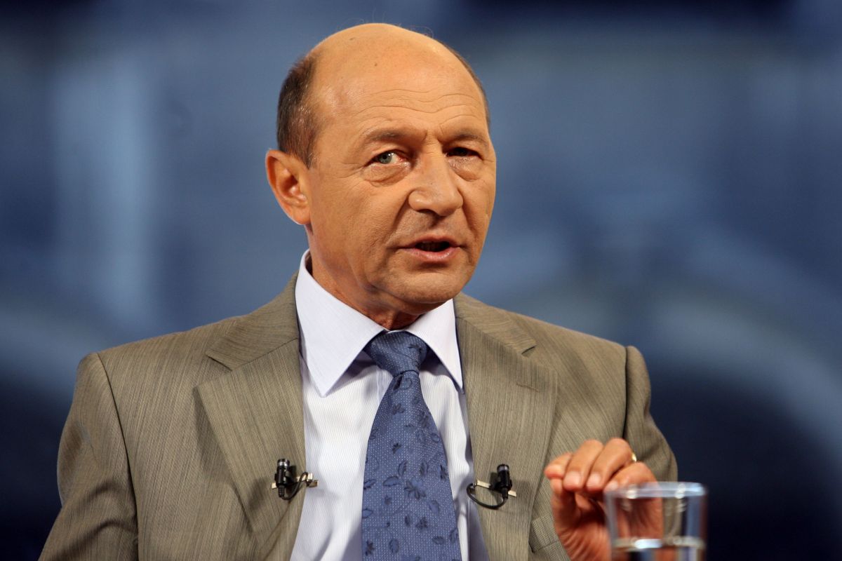 DISPERARE. Băsescu încalcă legea electorală și a îndemnat sâmbătă pe români să voteze PMP