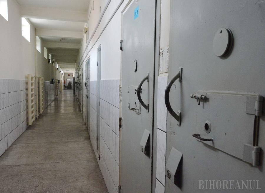Și la stat, și la privat! Un angajat al Penitenciarului Oradea a fost declarat incompatibil de ANI