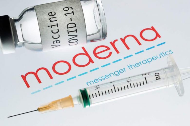 Vaccinul anti-COVID-19 produs de Moderna ar putea asigura protecţie pentru „vreo doi ani“