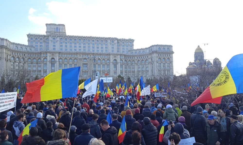 Protest împotriva vaccinării obligatorii și a restricțiilor: 20 000 de persoane prezente