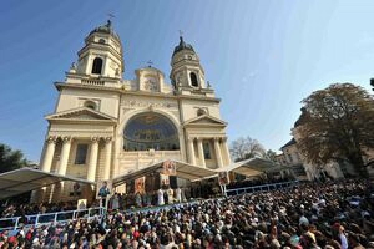 Pelerinajul la Sfânta Parascheva de la Iași a început mai devreme