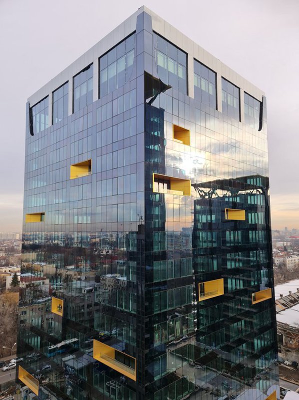 Firma de avocatură CMS România a semnat un contract pe şapte ani cu One United Properties pentru spaţii de birouri în proiectul One Tower din Floreasca. Relocarea va începe în prima parte a anului viitor