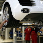 Dependenţa ridicată de industria auto se întoarce împotriva economiilor din Europa centrală și de est
