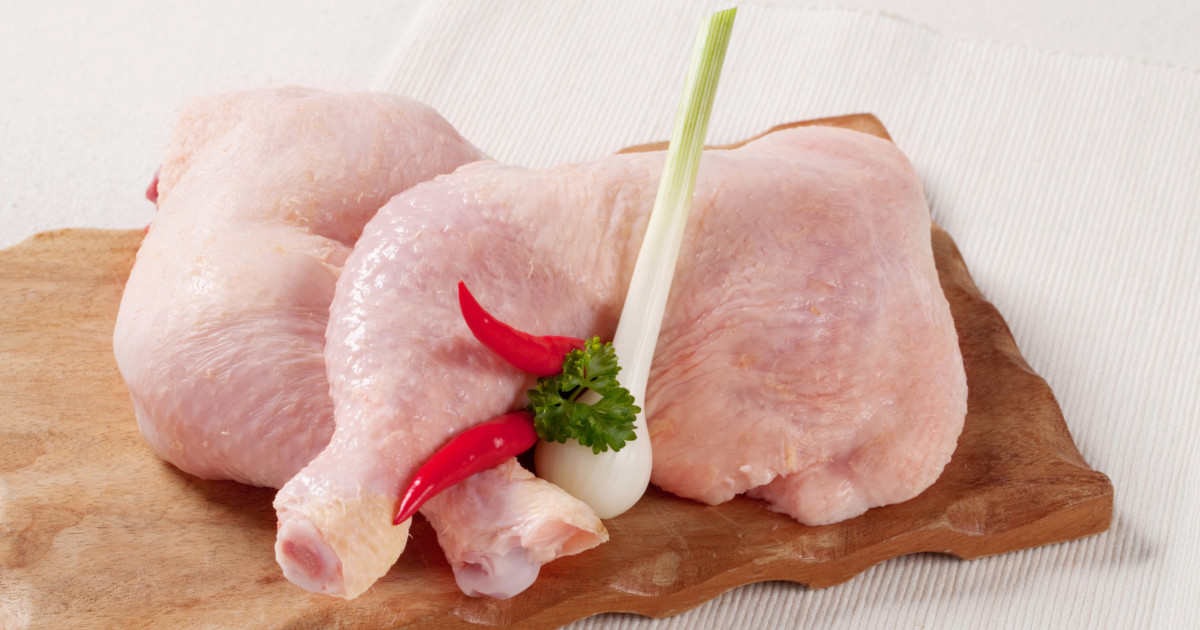 Alertă alimentară: Pulpe de pui, retrase de pe piaţă după ce au fost depistate cu Salmonella
