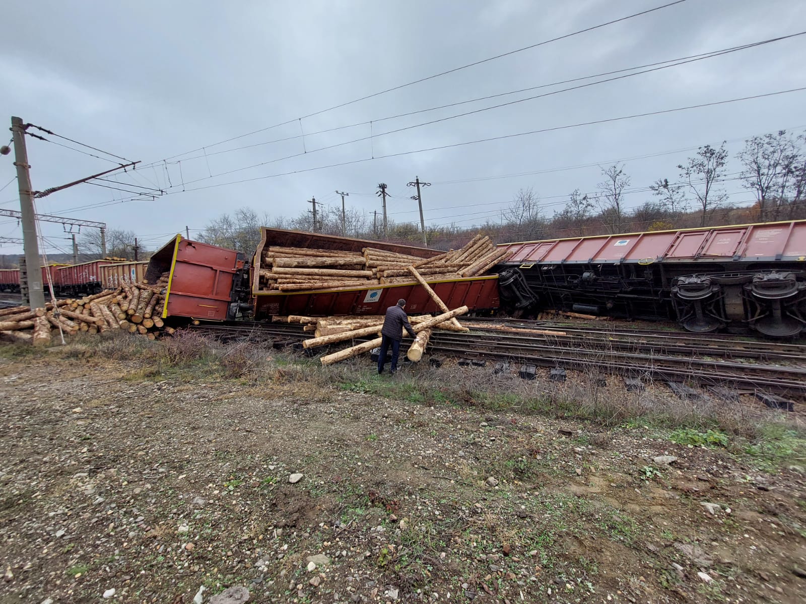Un nou incident pe calea ferată. Trei vagoane ale unui tren de marfă, deraiate la Balota – GAZETA de SUD