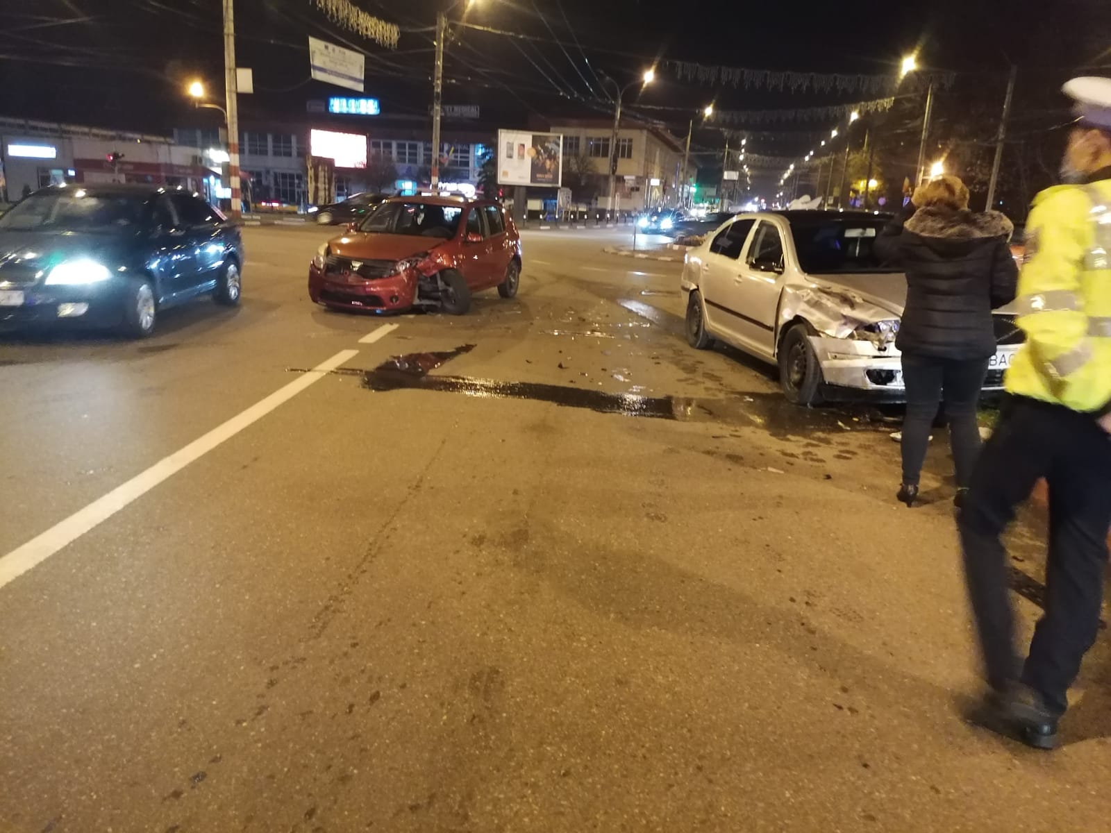 Două autovehicule, implicate într-un accident rutier în centrul orașului Târgu Jiu
