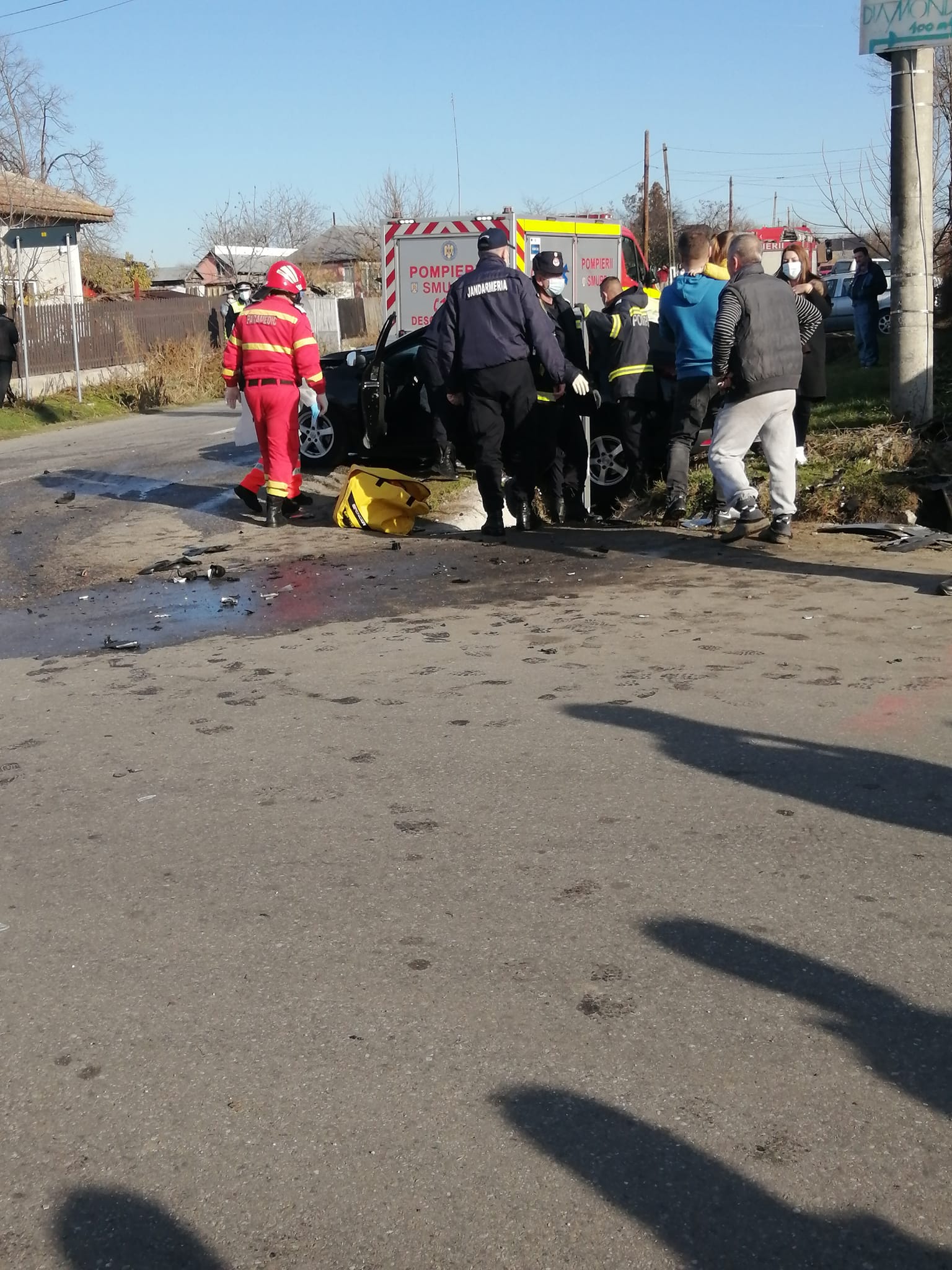 UPDATE Grav accident în Recea, judeţul Olt. Cinci persoane, la spital