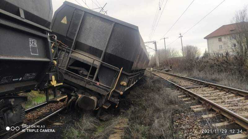 Problemele se țin lanț pe calea ferată. Tren marfar, deraiat în Gara Turceni