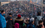 VIDEO. Mii de protestatari au blocat şosele, autostrăzi şi bulevarde din Serbia. Imagini filmate cu drona