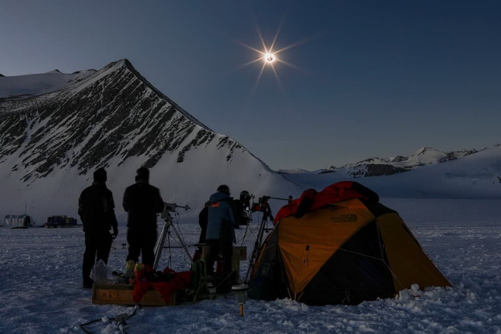 Fenomenul ce a aruncat Antarctica în întuneric, doar două minute