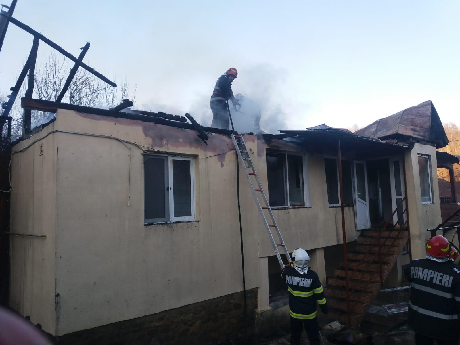 Incendiu la o casă din Godinești – GAZETA de SUD