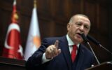 Este iarnă, iar Erdogan le promite turcilor mai mulţi bani la salariu în timp ce nemulţumirea poporului creşte