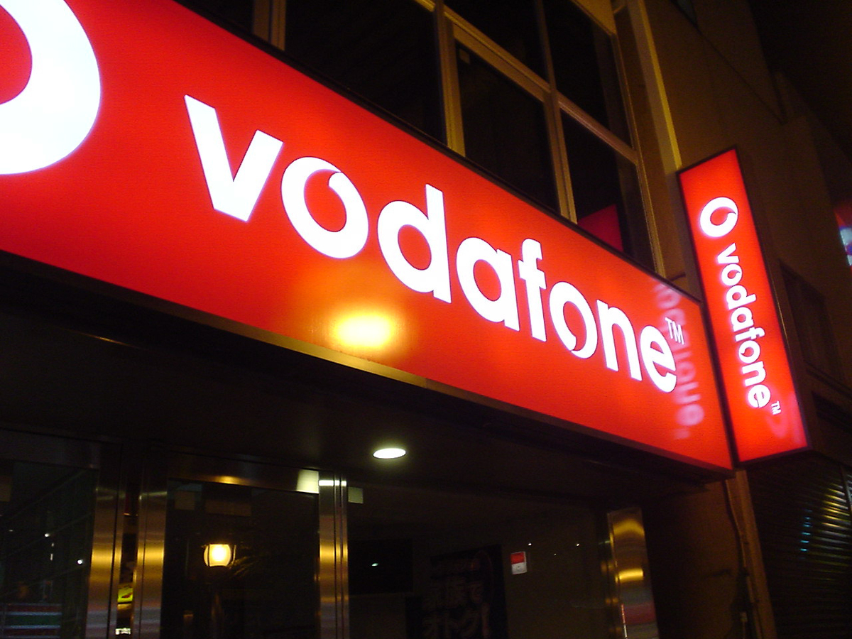 Roaming – Costul traficului suplimentar de internet va scădea. Vodafone – primul operator din România care face pasul, notificându-și clienții