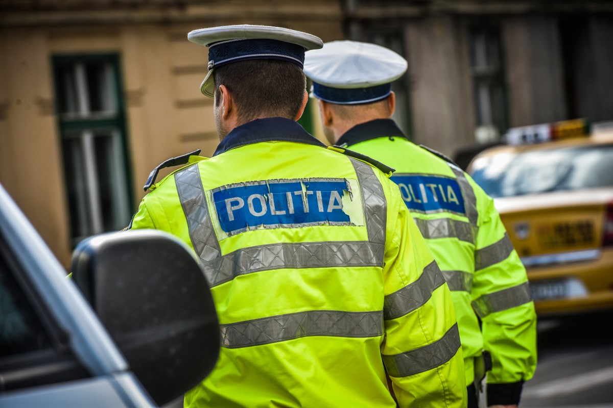 Minoră căutată de poliţişti după ce a fugit dintr-un centru de ocrotire