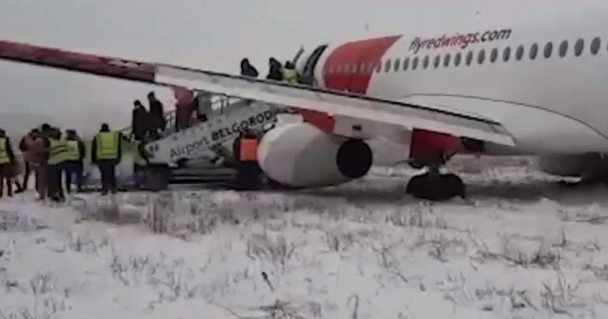 VIDEO. Aterizare cu emoții în Rusia. O aeronavă a ieșit de pe pistă din cauza gheții