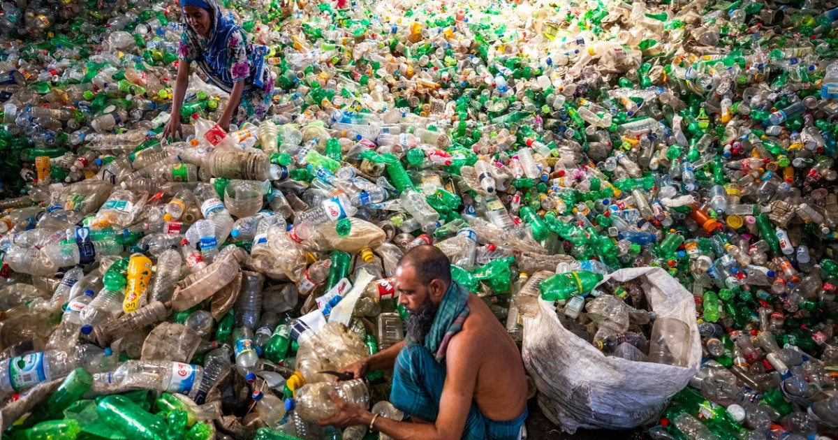 Marile branduri din industria bunurilor de consum propun un pact global pentru reducerea producţiei de plastic