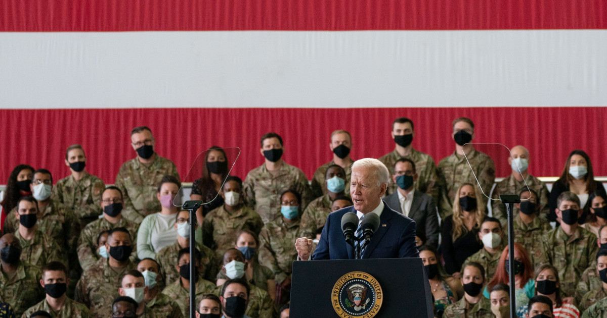 NYT: Președintele Biden ia în calcul trimiterea a mii de soldați în Europa de Est și țările baltice