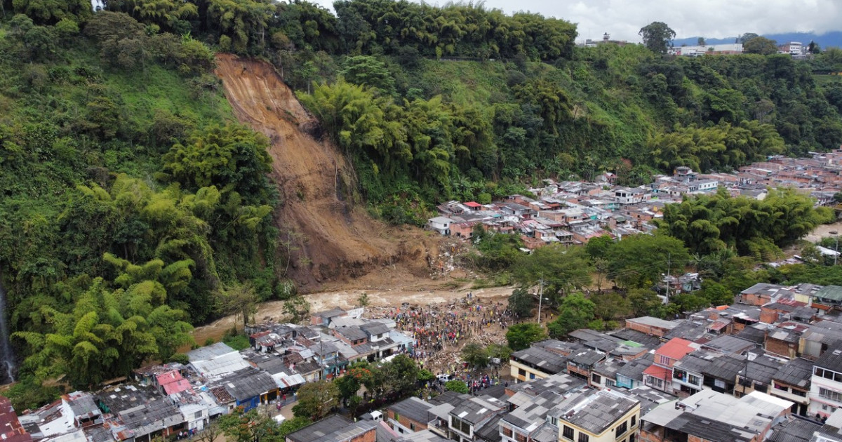 Cel puțin 14 persoane au murit în urma unei alunecări de teren în Columbia. „S-a prăbușit versantul peste case”