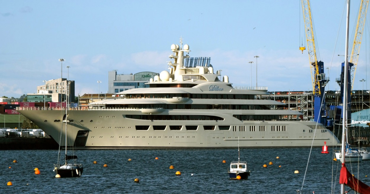 Germania a confiscat mega-iahtul miliardarului rus Alisher Usmanov, o navă în valoare de 600 de milioane de dolari