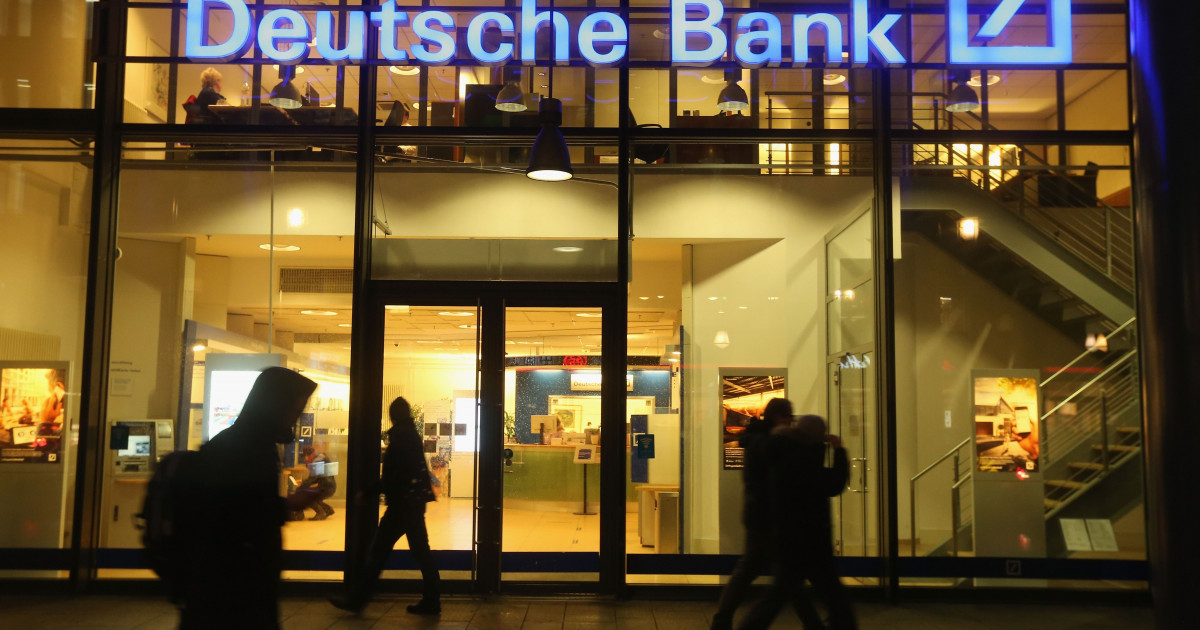 După ce cu o zi înainte a încercat să explice de ce rămâne în Rusia, Deutsche Bank face o mișcare surpriză și anunță că se retrage