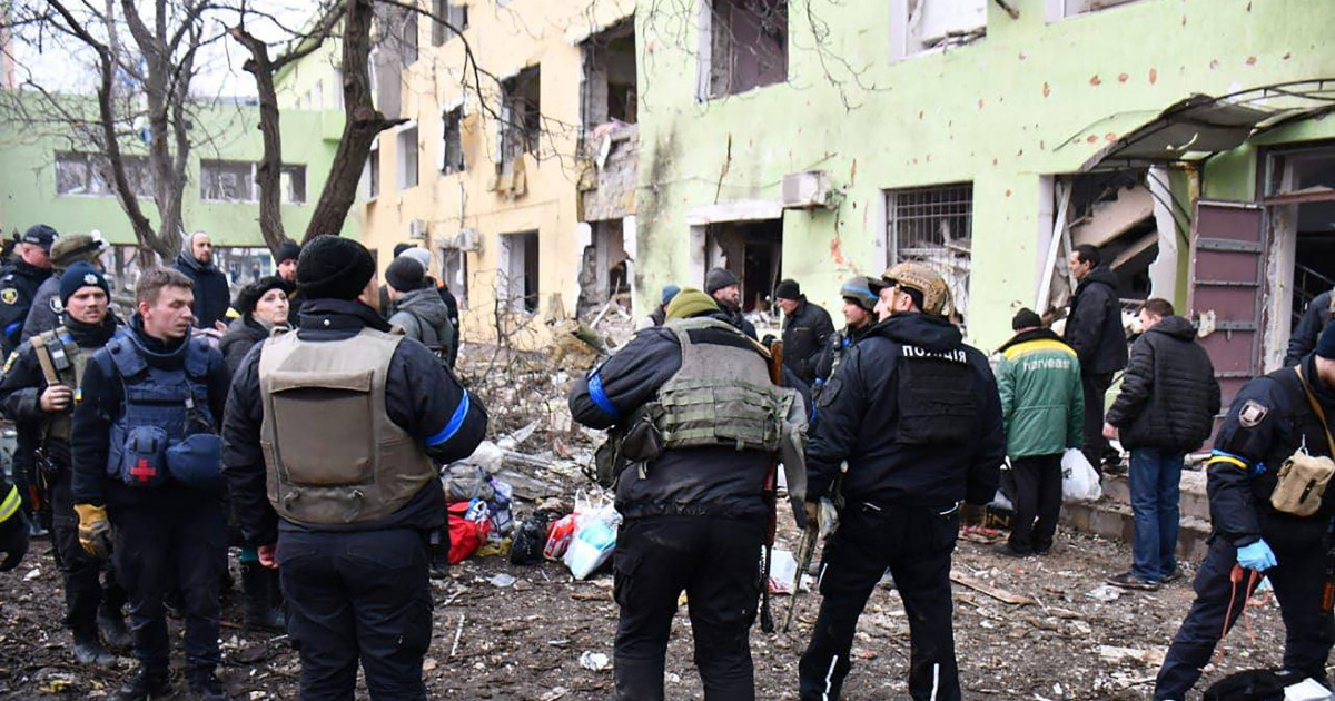 Aproape 2.200 de oameni au murit în Mariupol din cauza ofensivei rușilor